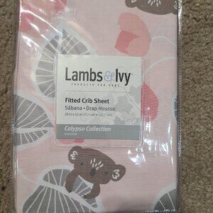 Fitted crib sheet